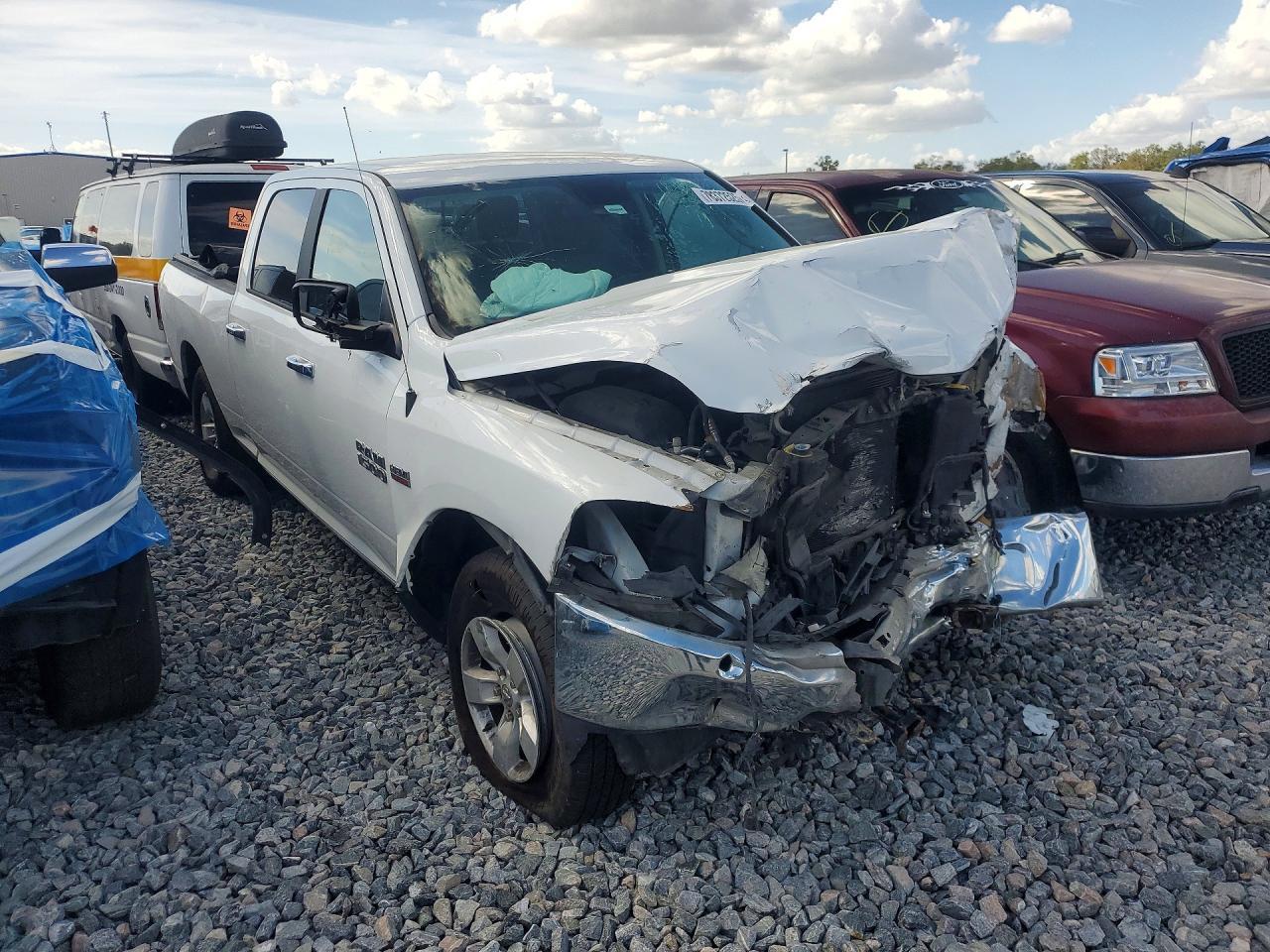 2017 Ram Trucks 1500 slt
