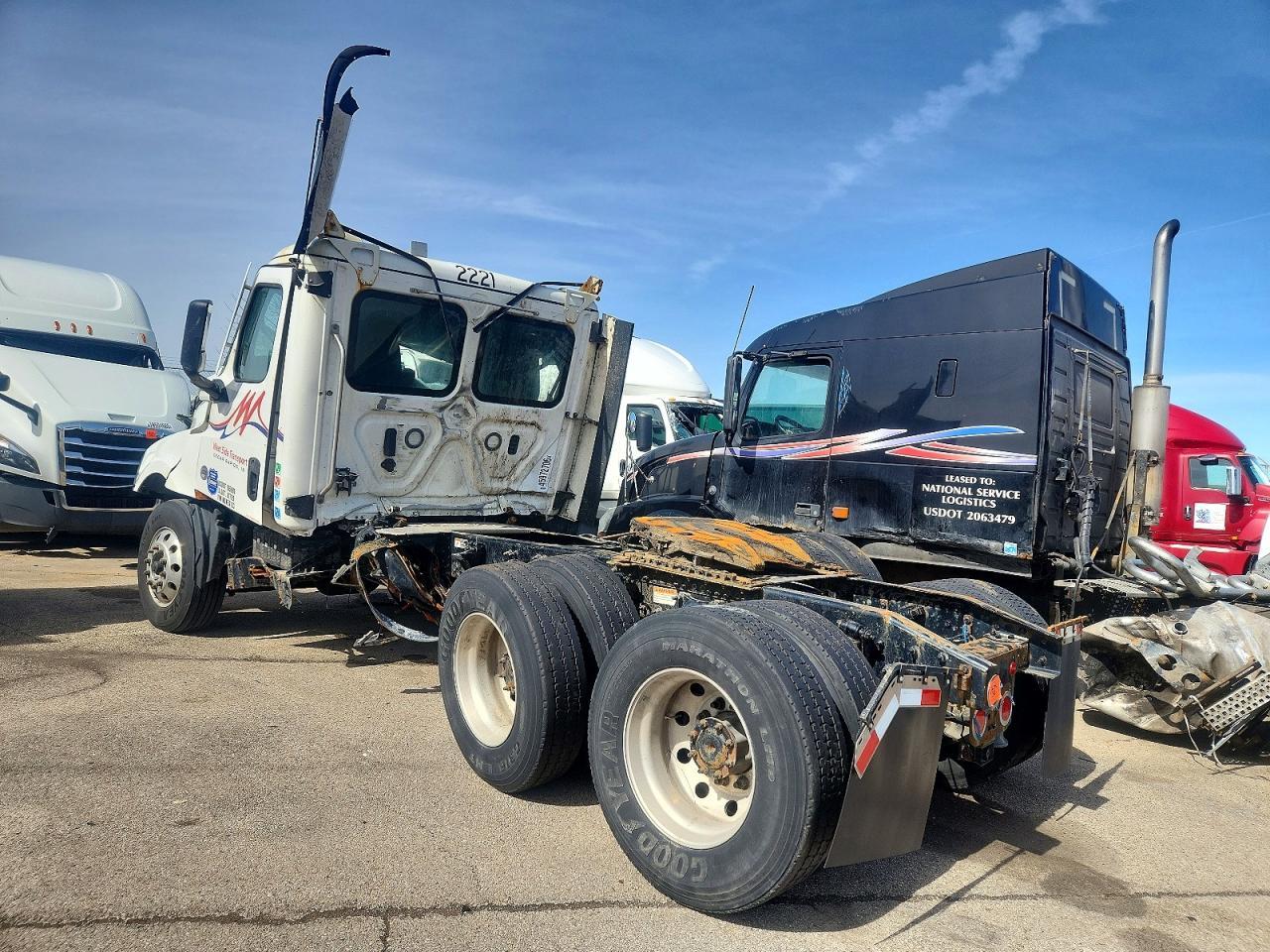 2022 Freigliner 2022 Freightliner Cascadia 126 Semi Truck