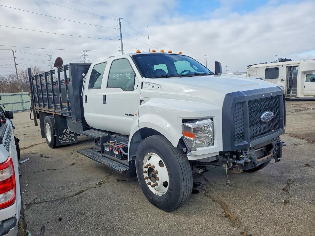 2017 Ford F650 Super Duty Flatbed Truck