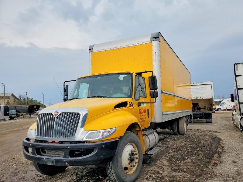 2018 International 4300 box Truck