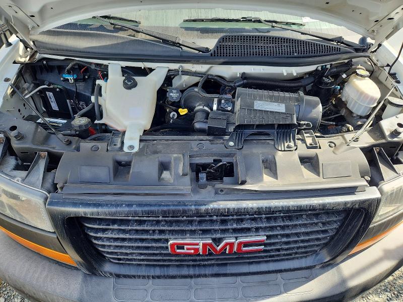 2020 GMC Savana BOX Truck