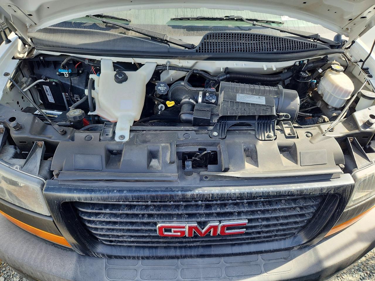 2020 GMC Savana BOX Truck