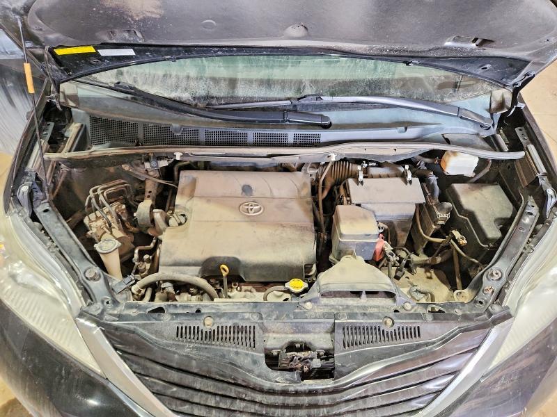 2013 Toyota Sienna le 7-passenger