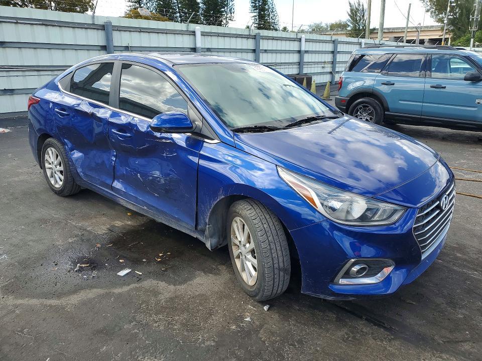 2022 Hyundai Accent sel