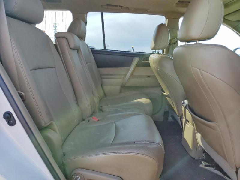 2011 Toyota Highlander se