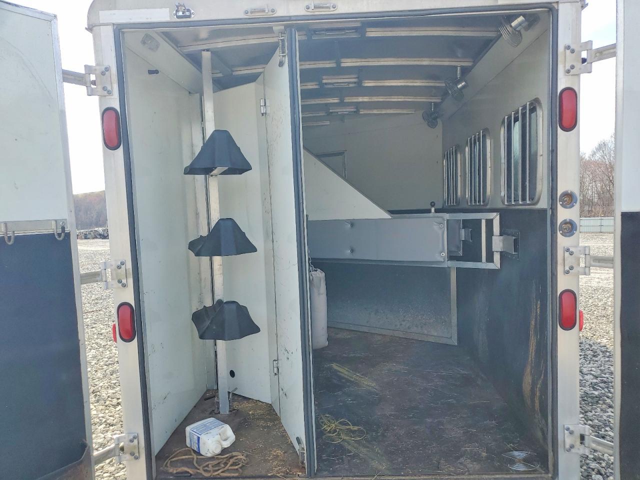 2009 Bison 2009 Bision 310ME Horse Trailer