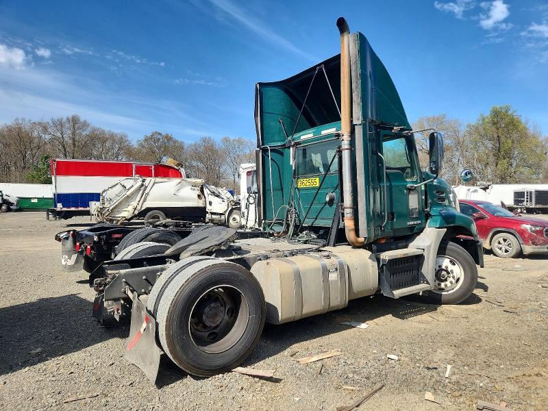2017 Mack CXU612 Semi Truck