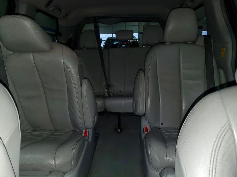 2014 Toyota Sienna xle 7-passenger