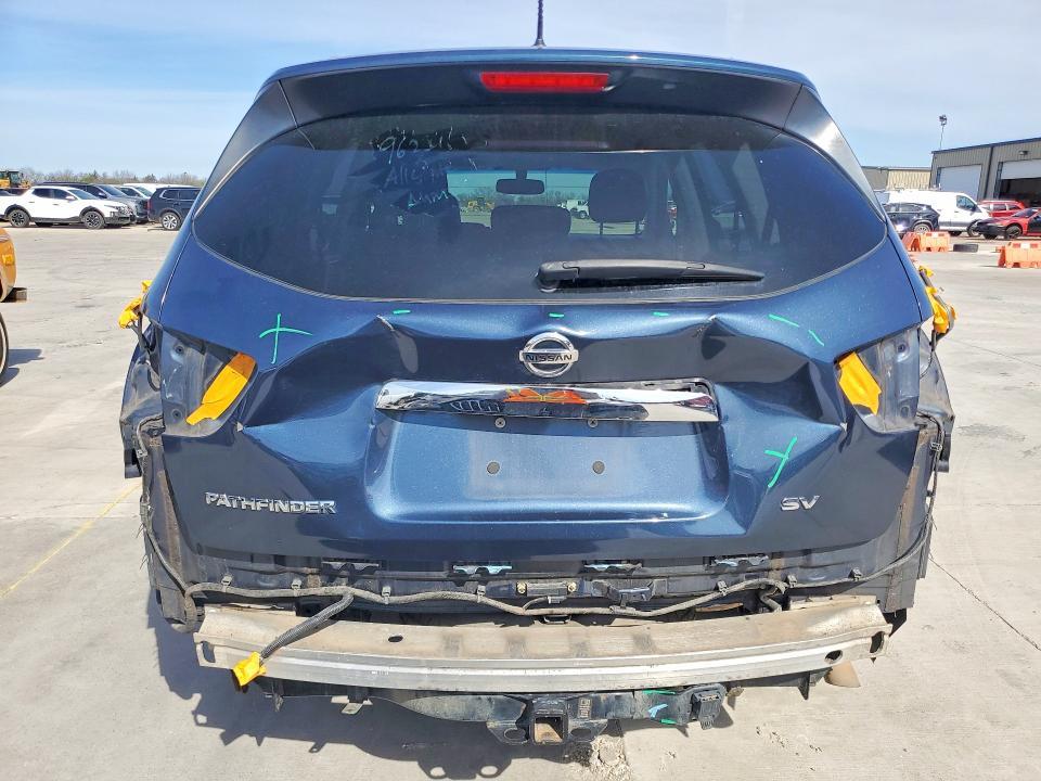 2015 Nissan Pathfinder sv