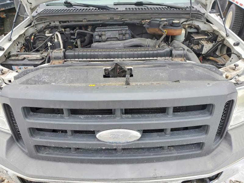 2005 Ford F350 Super Duty Flatbed Truck