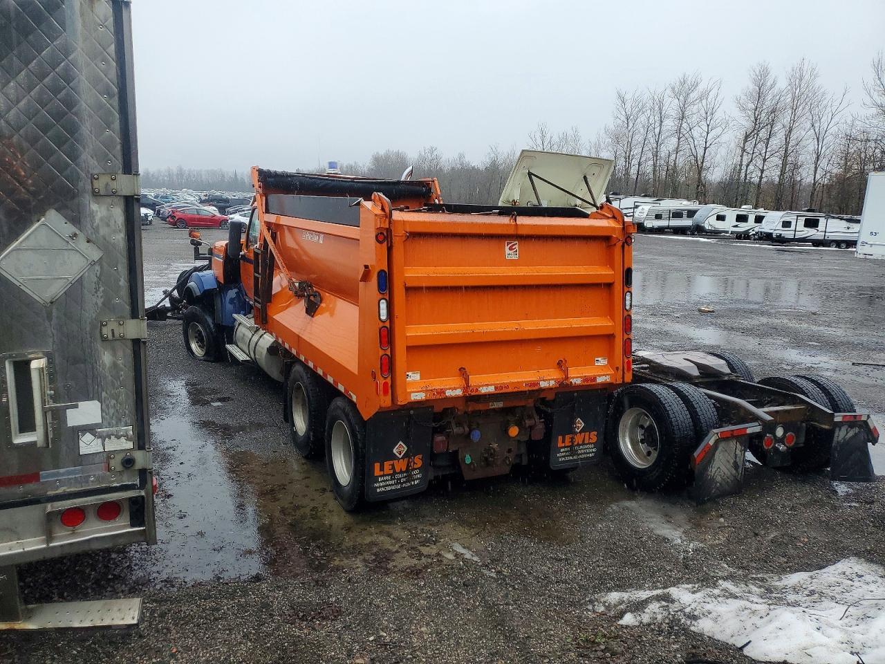 2025 International HX520