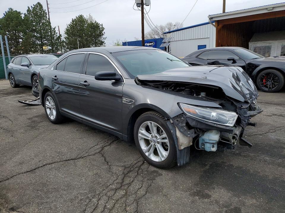 2016 Ford Taurus se