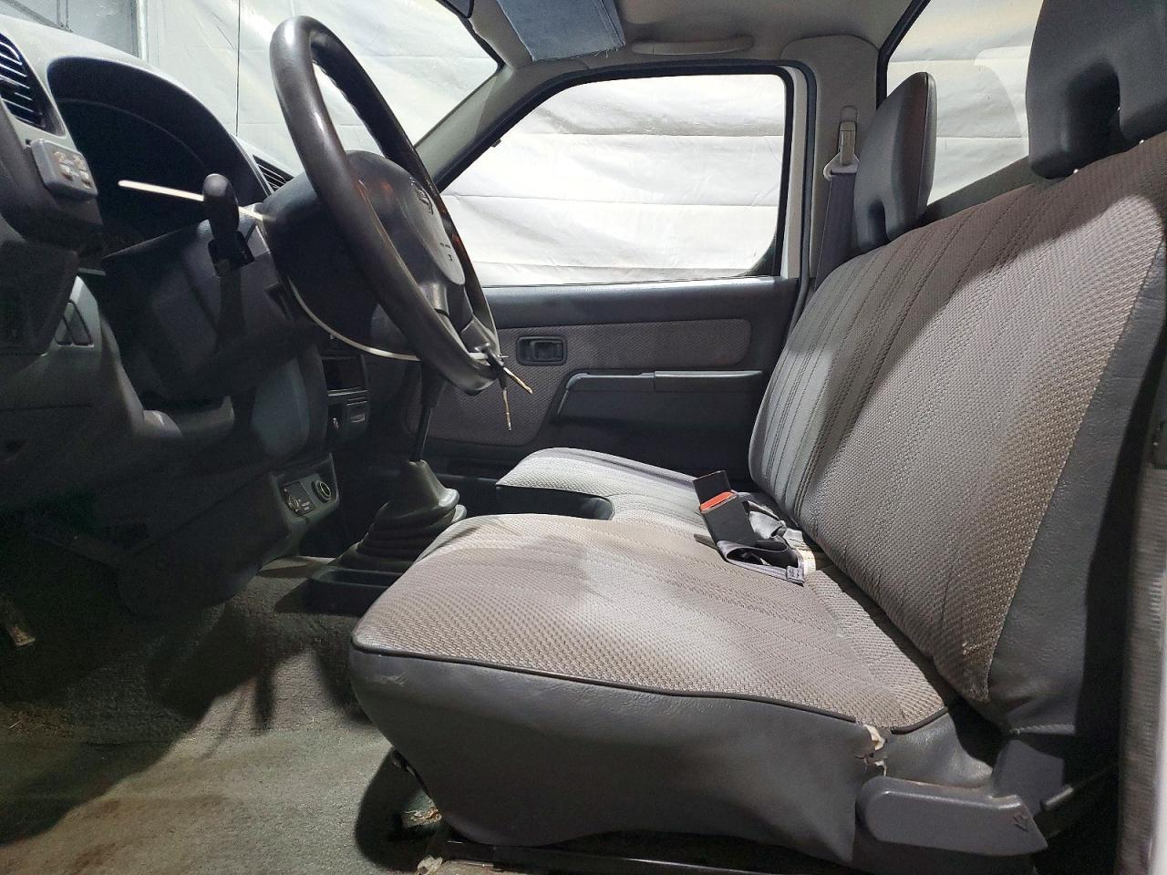 2001 Nissan Frontier XE