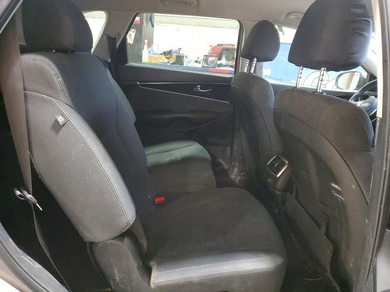 2019 KIA Sorento lx V6