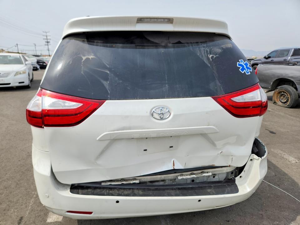 2015 Toyota Sienna Limited Premium 7-passenger