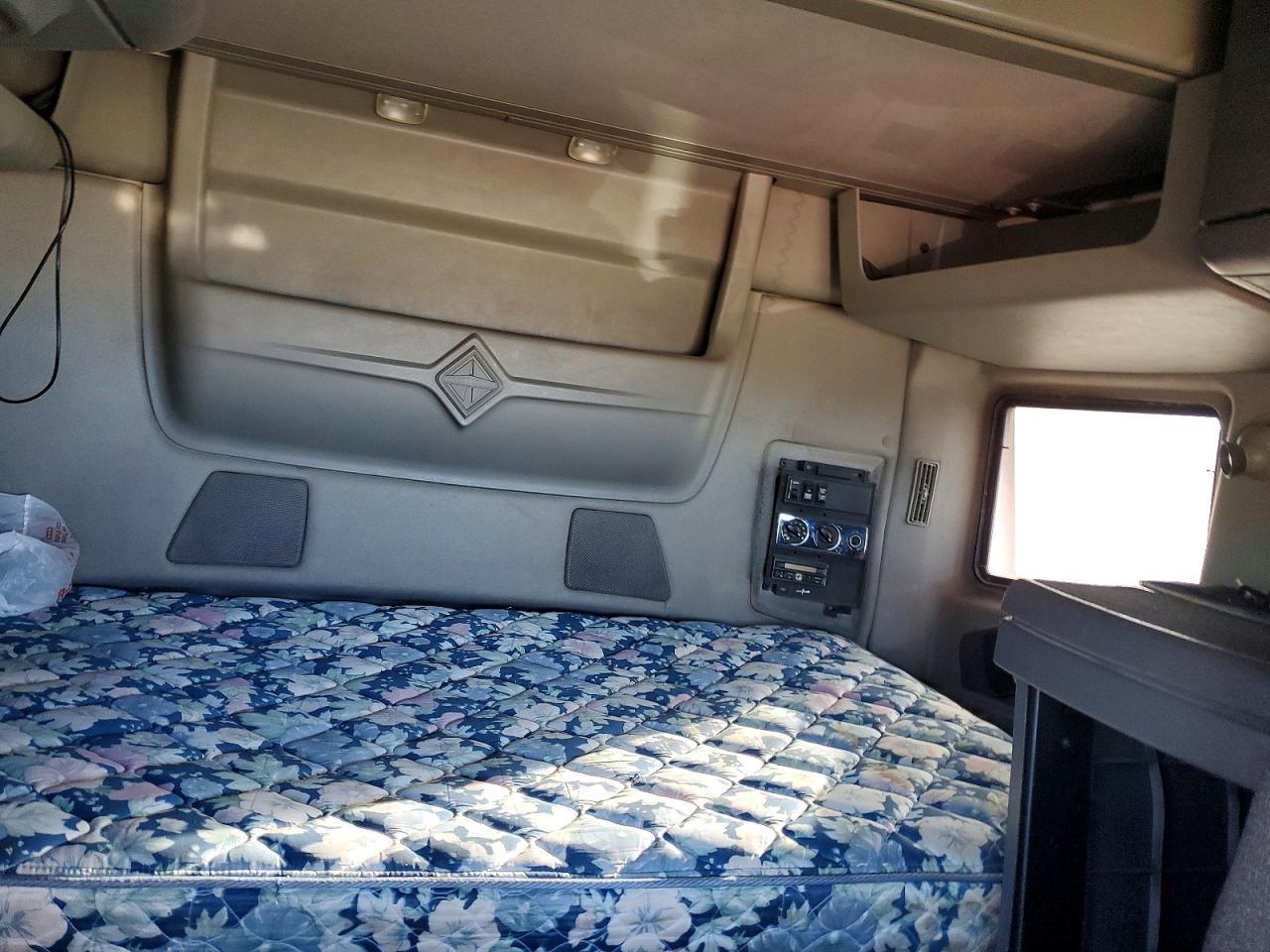 2010 International Prostar PR-Semi Truck