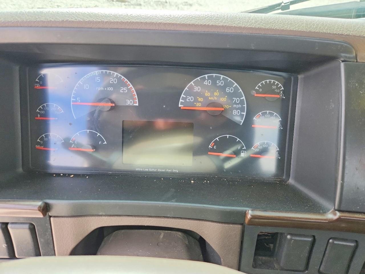 2018 Volv O VNL Semi Truck