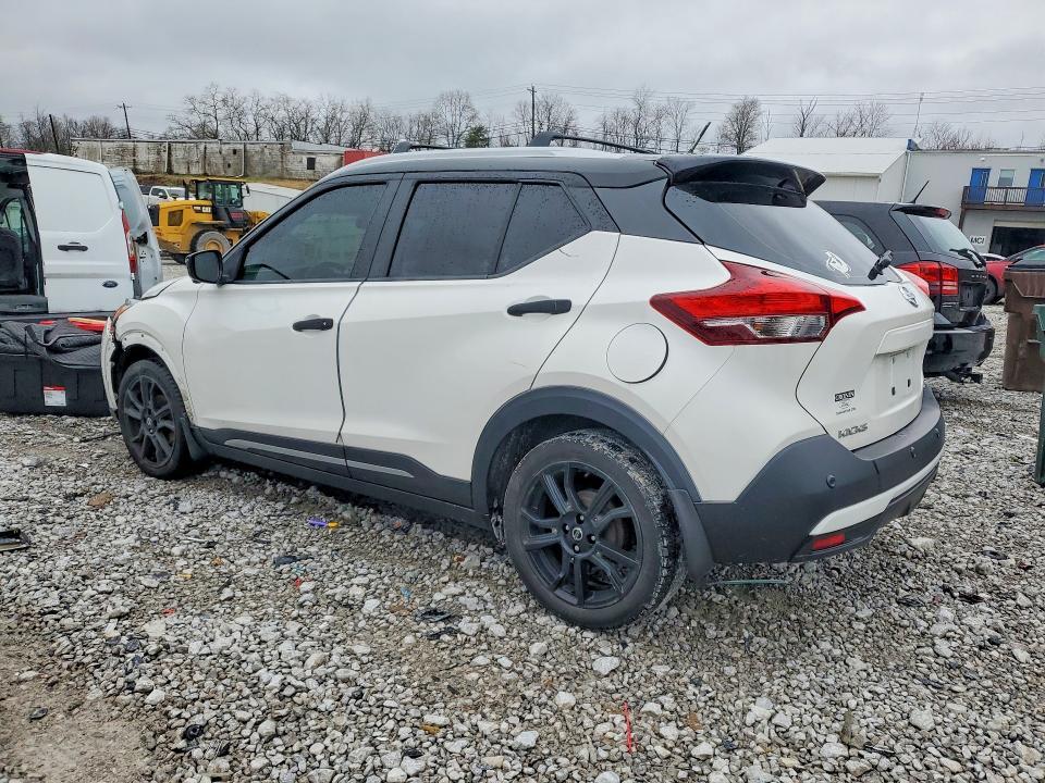 2020 Nissan Kicks sr