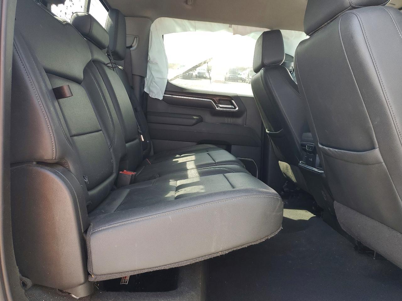 2024 GMC Sierra K1500 SLT