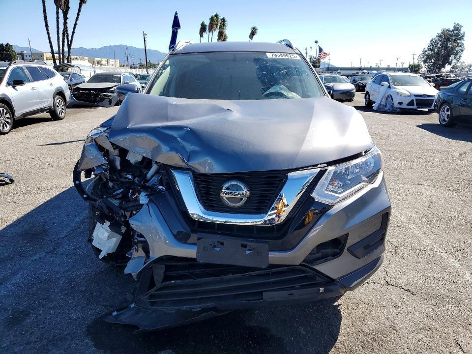 2018 Nissan Rogue sv