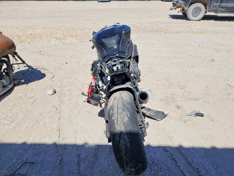 2024 Yama Yzfr1