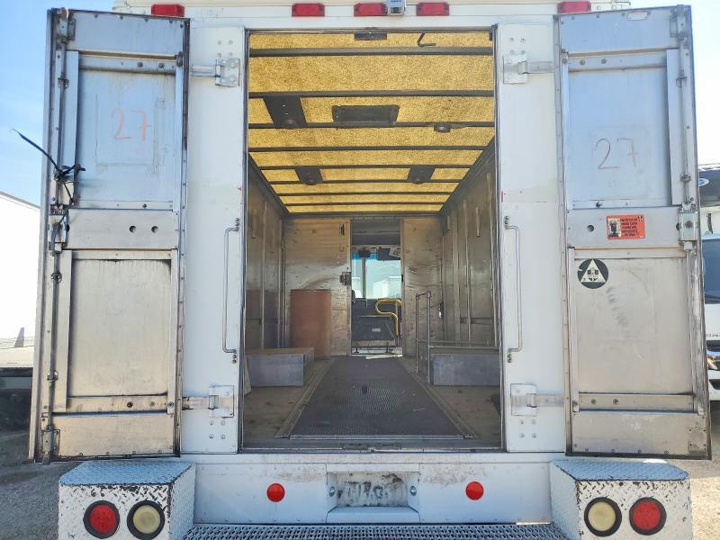 2003 Ford E450 Delivery Truck