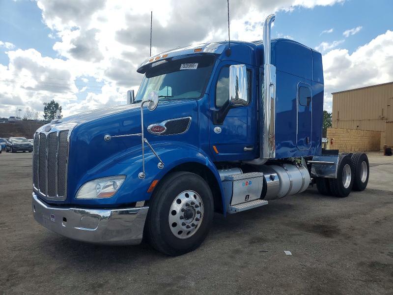 2019 Peterbilt 579 Semi Truck