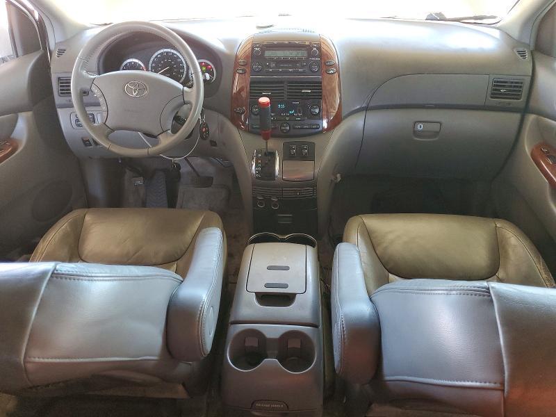 2005 Toyota Sienna xle 7 Passenger