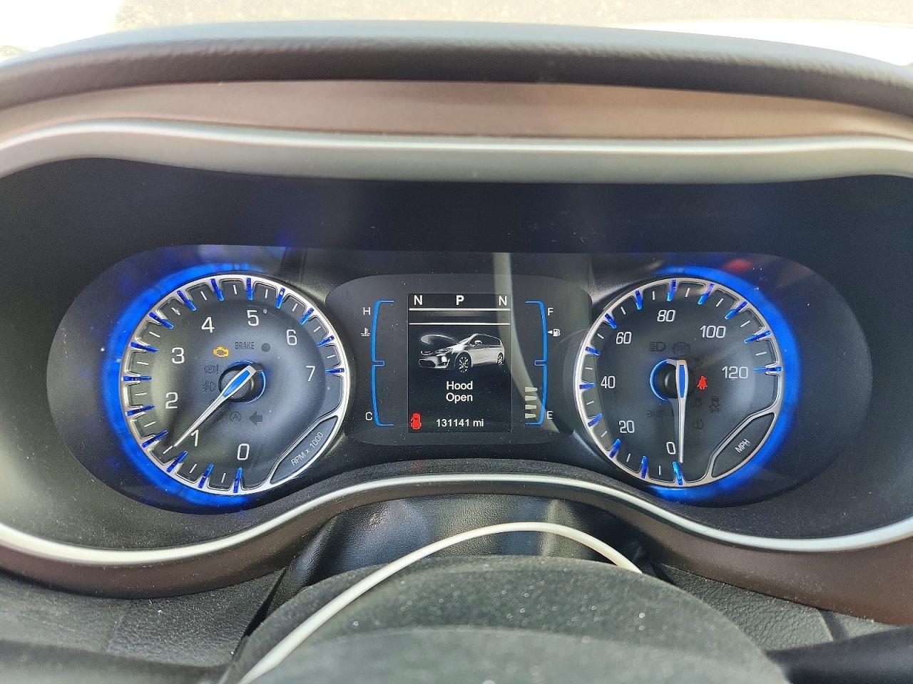 2017 Chrysler Pacifica Touring l