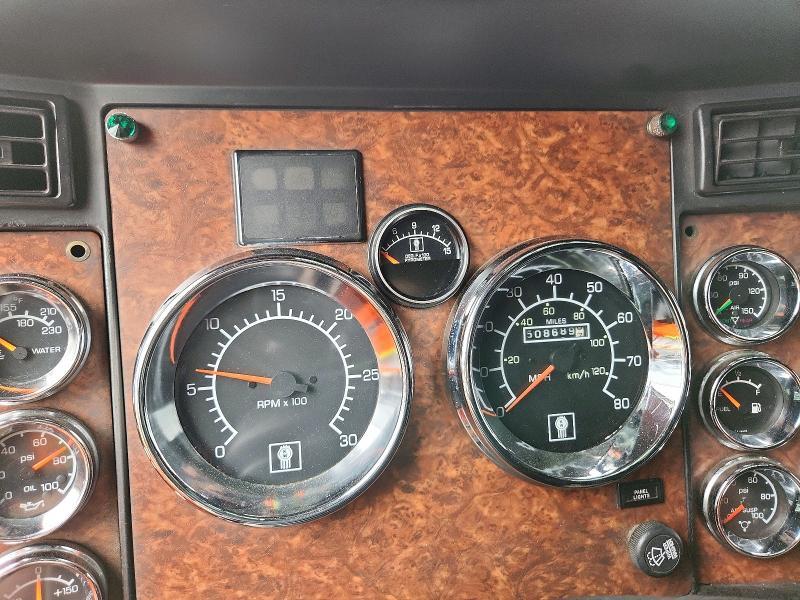 2004 Kenworth Construction W900