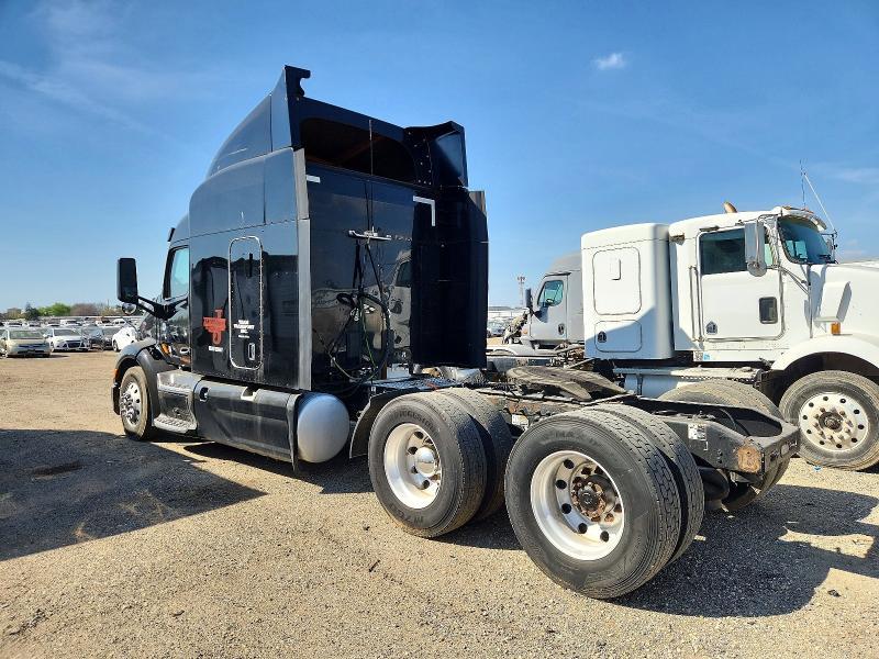 2019 Peterbilt 579 Semi Truck