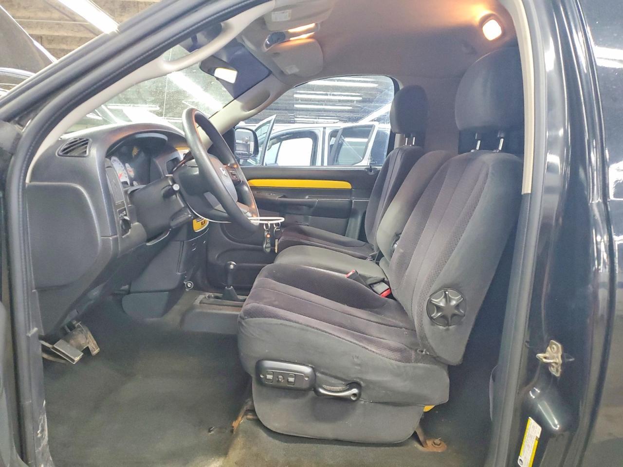 2005 Dodge RAM 1500 ST