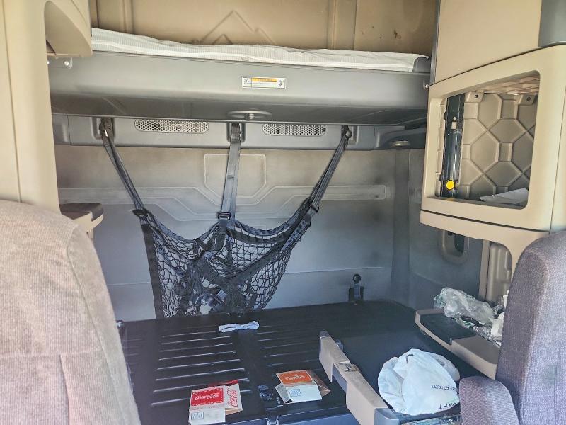 2016 Freigliner 2016 Freightliner Cascadia 125 Semi Truck