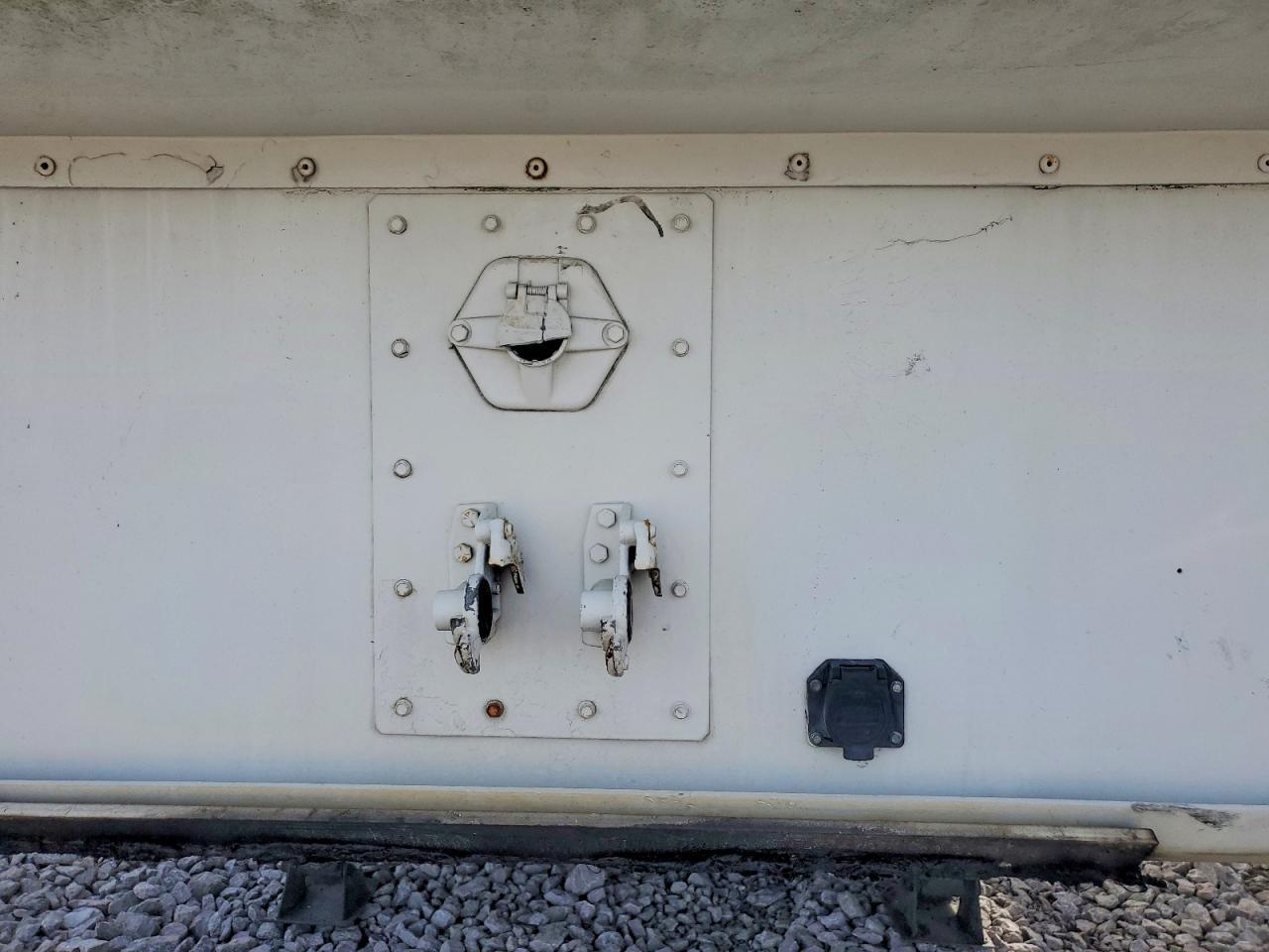 2001 Mickey AT-A Refrigerated Beverage Trailer