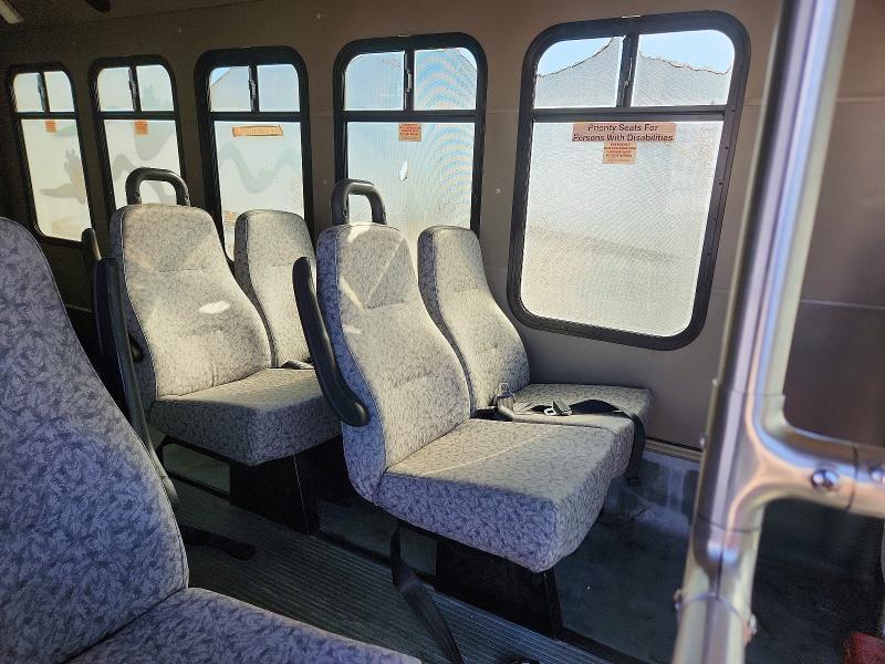 2010 Ford E350 Shuttle Bus