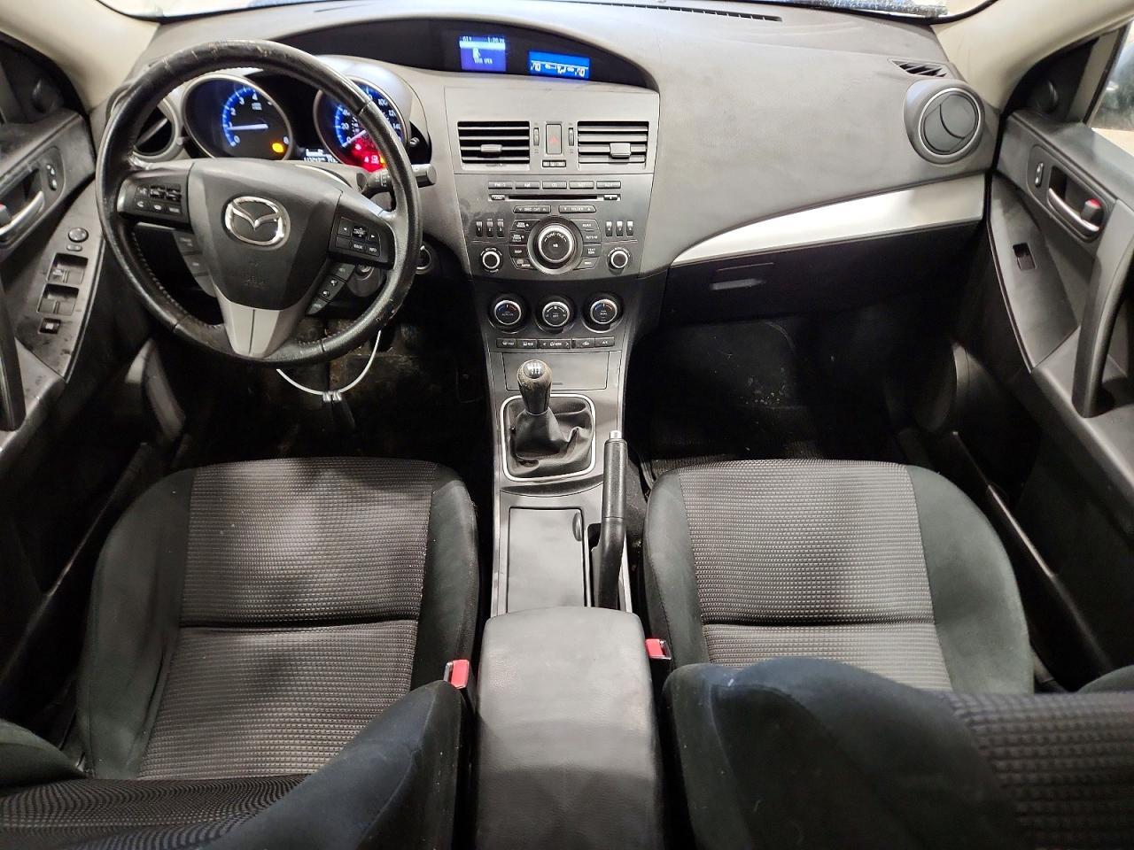 2013 Mazda 3 I