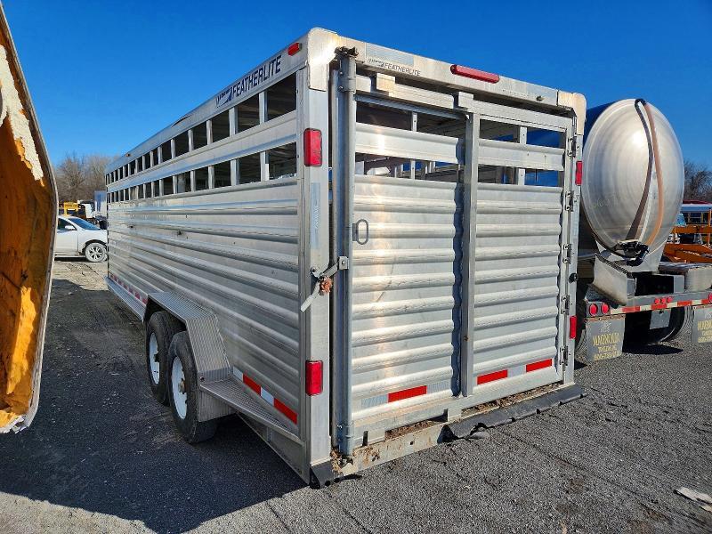 2010 Feat - Featherlite 2010 Featherlite 8127 Livestock Trailer