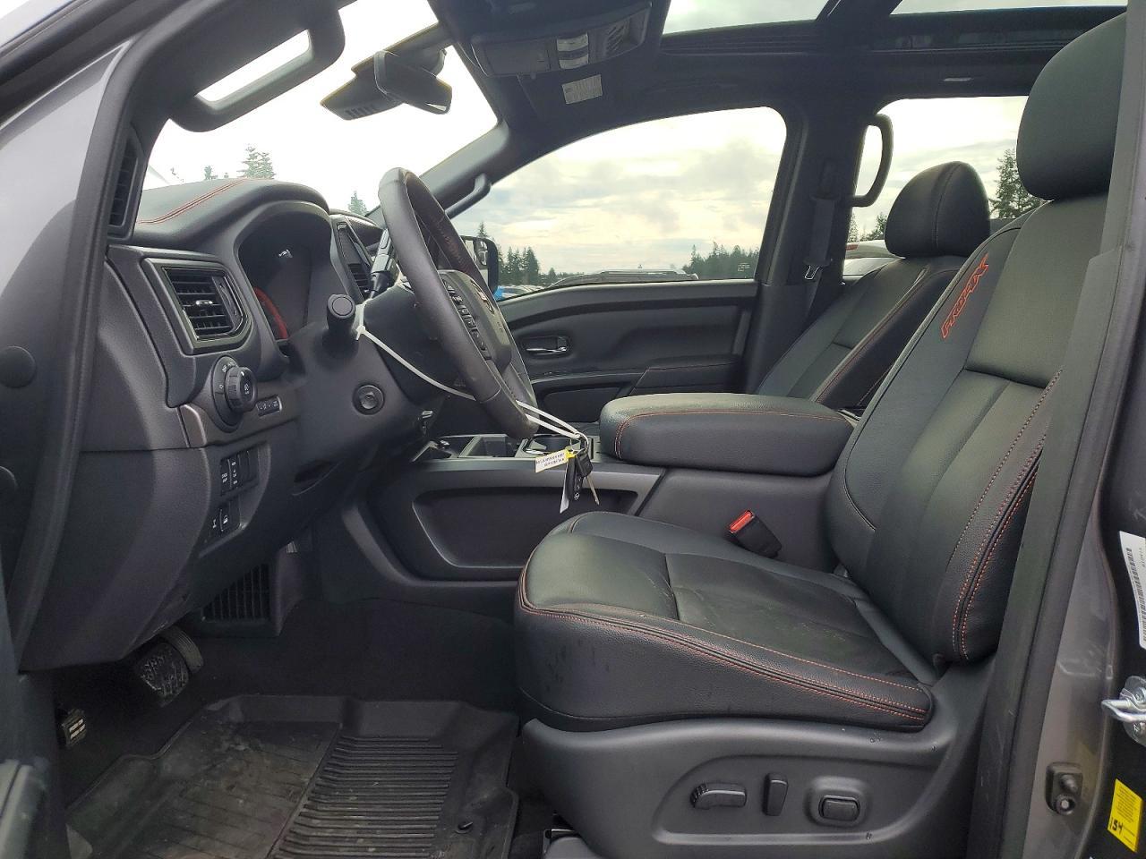 2024 Nissan Titan SV