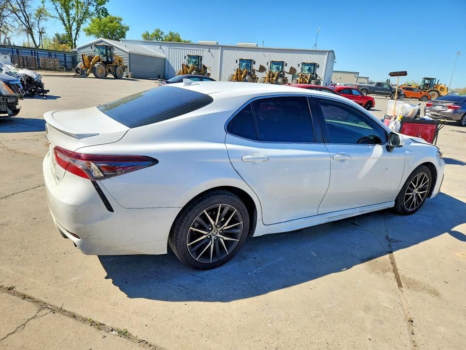 2021 Toyota Camry se