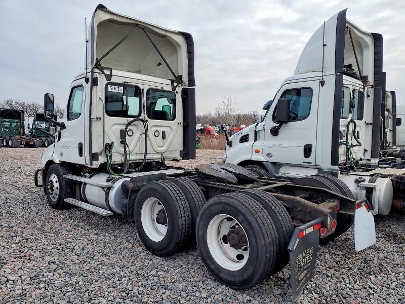 2019 Freightliner Cascadia 116 Semi Truck