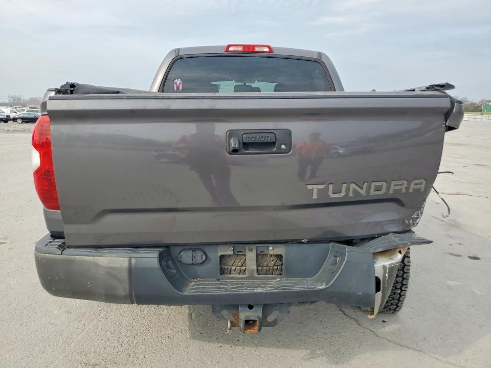 2015 Toyota Tundra SR5
