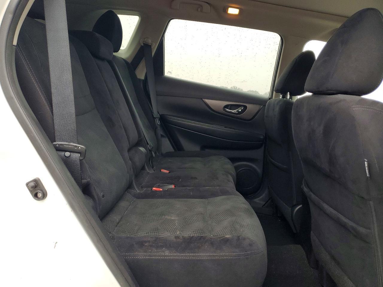 2015 Nissan Rogue sv