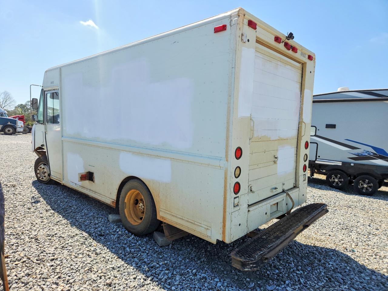 1998 Freightliner MT45G Chassis Delivery Truck