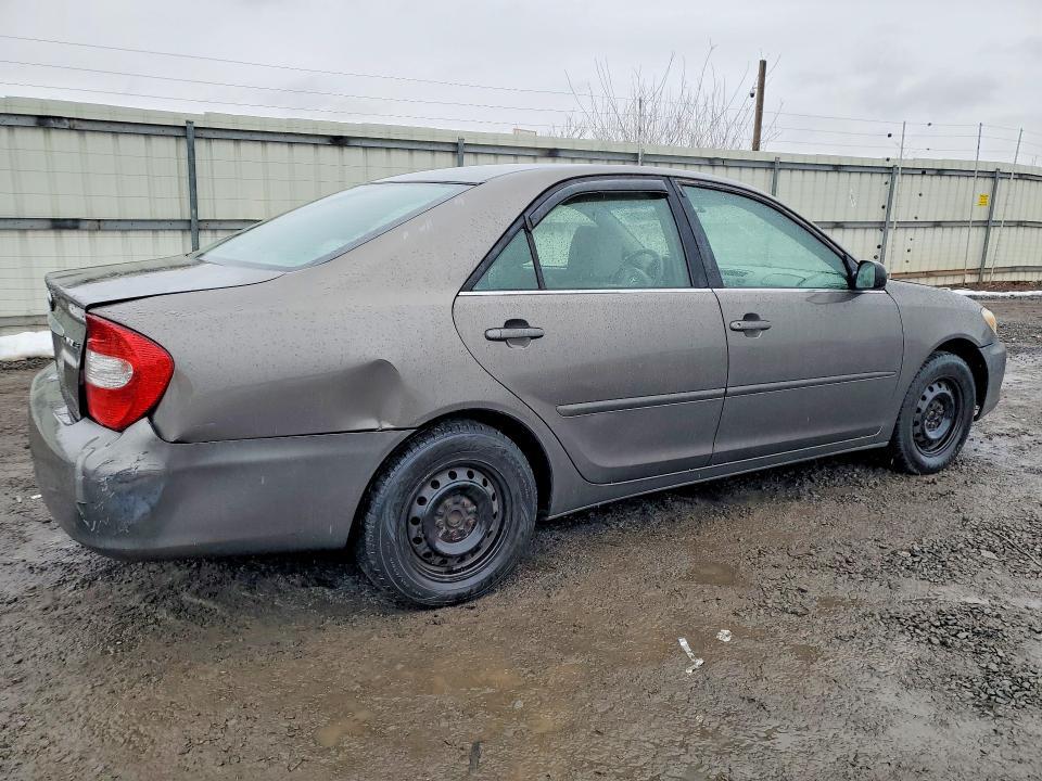 2003 Toyota Camry le