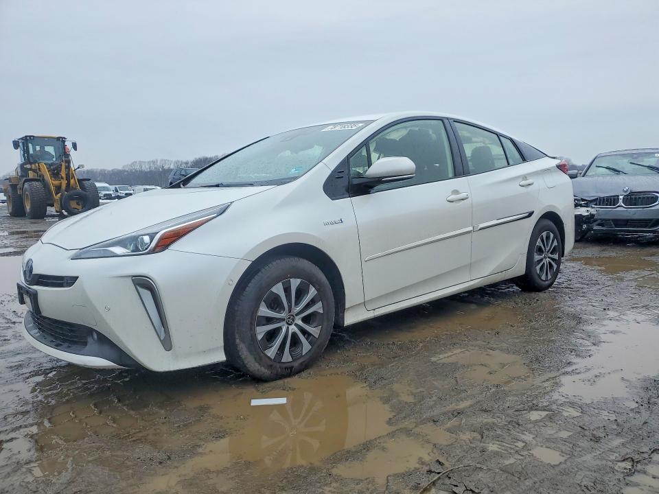 2019 Toyota Prius le Awd-e