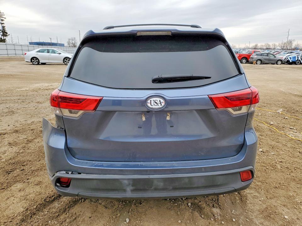 2019 Toyota Highlander le