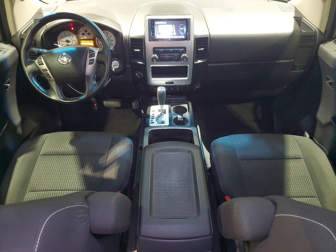 2013 Nissan Titan SV