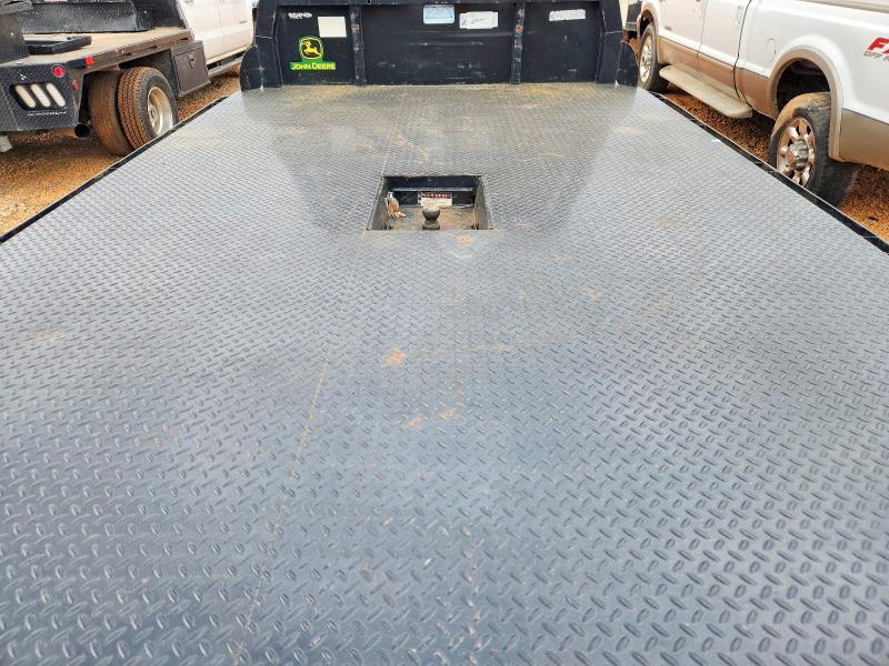 2017 Ford F550 Super Duty Flatbed Truck