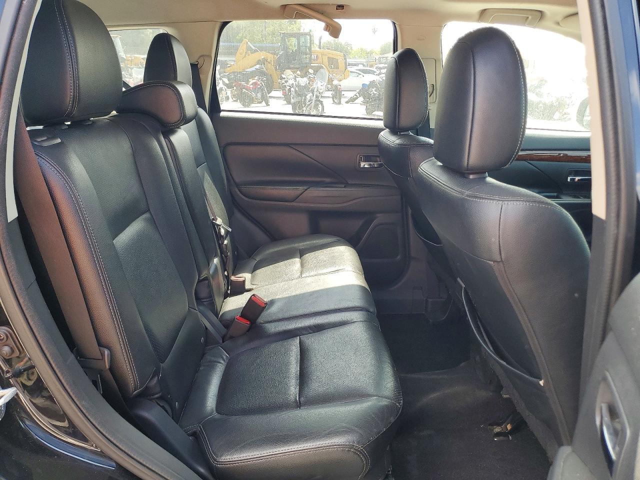 2014 Mitsubishi Outlander se