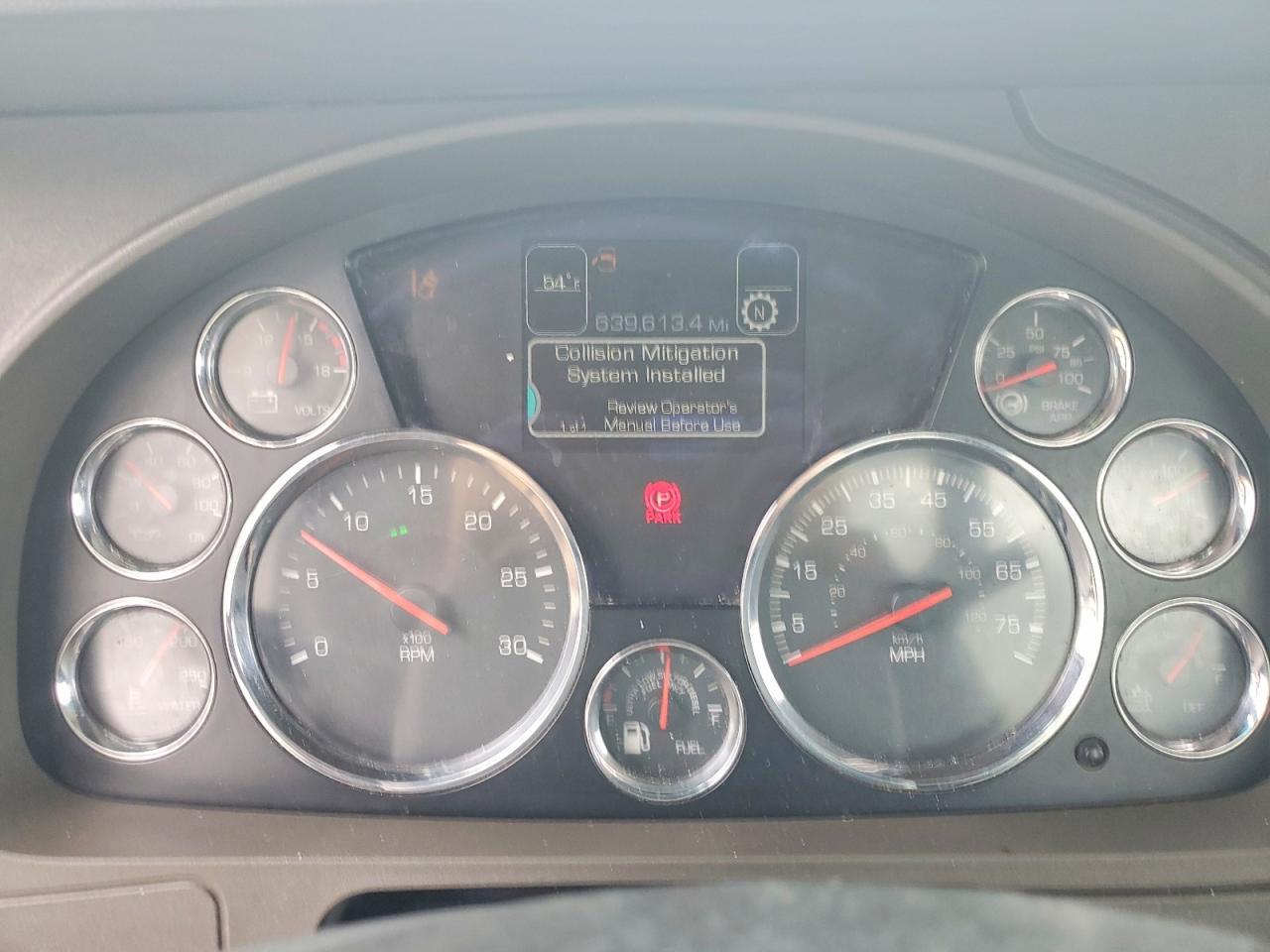 2014 Kenworth T680 Semi Truck